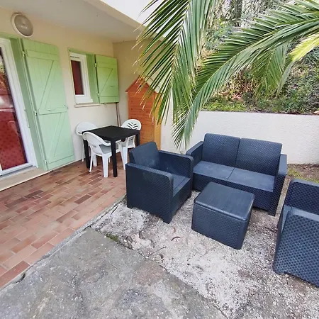 Apartament Domaine De La Pinede Pramousquier *