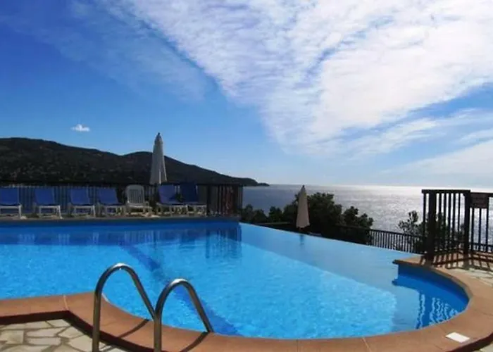 Domaine De La Pinède Pramousquier