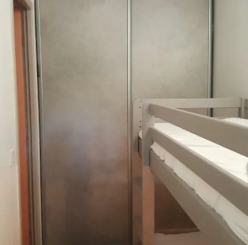 Apartament Domaine De La Pinede Pramousquier *